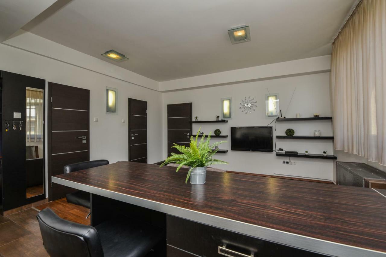 Castle Apartment With Panoramic Balcony บูดาเปสต์ ภายนอก รูปภาพ