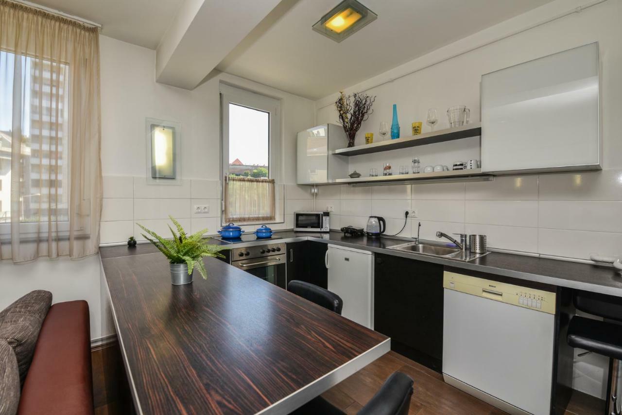 Castle Apartment With Panoramic Balcony บูดาเปสต์ ภายนอก รูปภาพ