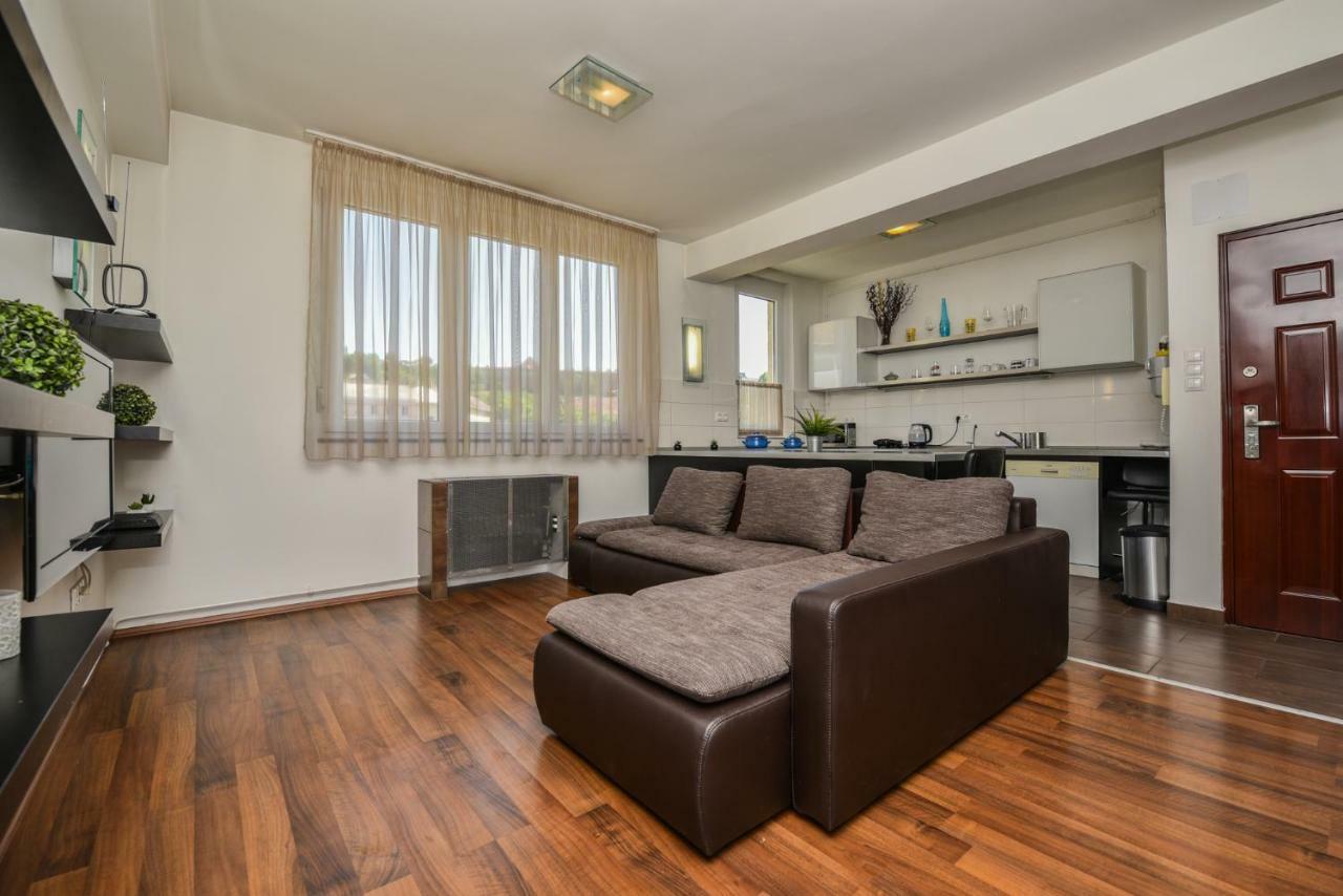 Castle Apartment With Panoramic Balcony บูดาเปสต์ ภายนอก รูปภาพ